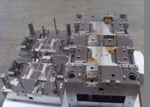 Injection mold with sliders